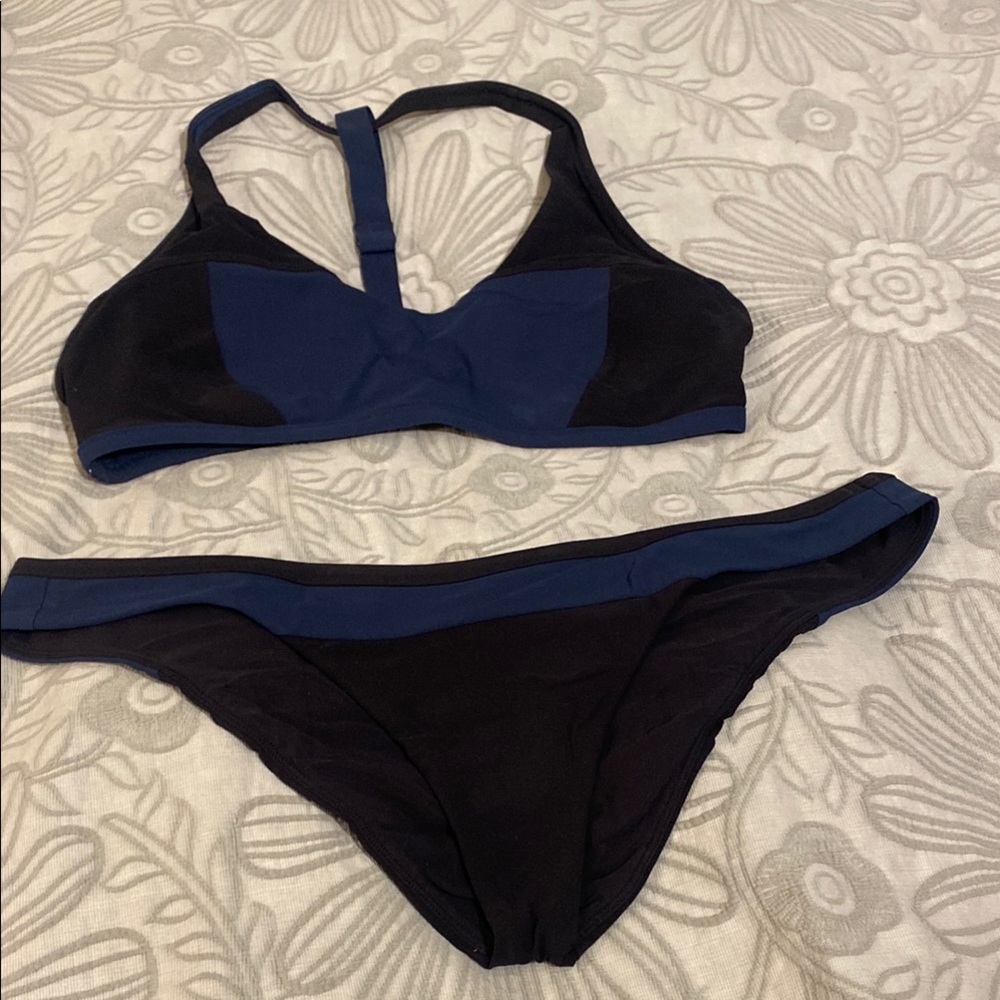 Lululemon 8 bikini good shape